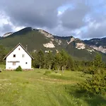 Mountain House Vinko Chalet